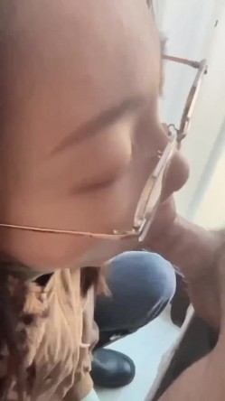 云盘高质露脸泄密！有点姿色的医院小护士私生活极度反差淫荡很母狗，日常各种啪啪自拍 截图9