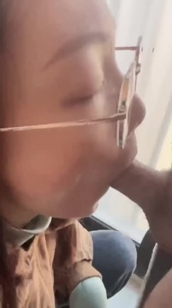 云盘高质露脸泄密！有点姿色的医院小护士私生活极度反差淫荡很母狗，日常各种啪啪自拍 截图13