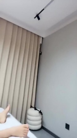 让人眼前一亮！9月最新下海女神！超甜美高颜值御姐，丰满白皙身材 极品美乳蜜臀，一下海就打炮，骚里骚气的，夹子音受不了 截图9