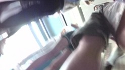 北京地铁商圈CD系列2，掀裙被小姐姐发现差点被打手，大神不怕还继续拍 截图5