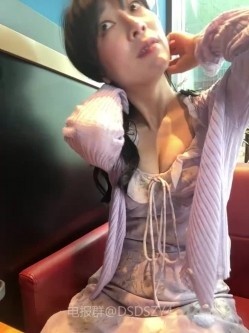 ️sp站极品熟女【yourkeer】穿着开档丝袜在户外商场厕所大胆诱惑自慰骚出天际 截图10