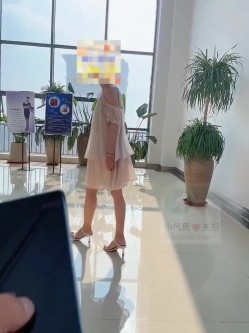 推特顶级NTR绿帽奴【小气质夫妇】绝版私拍，露出爱好者绿帽成瘾老公情人三人行其乐融融 截图2