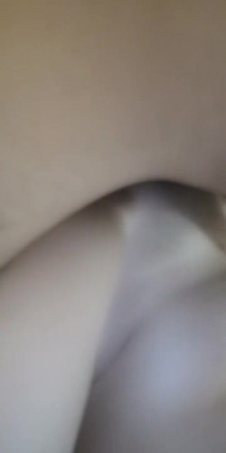 露脸才是王道，娇喘小婊妹性爱前的预热，摸奶子漏逼口交大鸡巴，被小哥哥多姿势爆草，射在小嘴里表情好骚 截图3