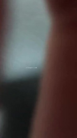 【最新 ️性爱流出】苗条长腿小骚货口技非凡扣穴喷水 浴室深喉跪舔 撕裂肉丝 疯狂顶肏 骚逼浪穴高清1080P原版 截图15