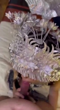 富二代约炮，【fKabuto】，漫展认识的少数民族小美女，完美露脸，胸大人浪，口交一脸陶醉 截图2