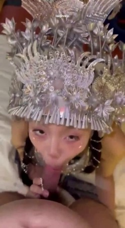 富二代约炮，【fKabuto】，漫展认识的少数民族小美女，完美露脸，胸大人浪，口交一脸陶醉 截图11
