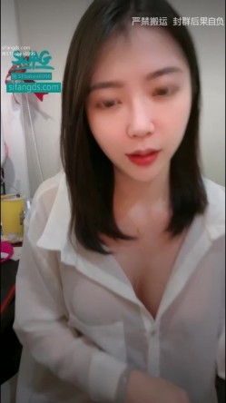 高颜值台湾网红下海，【lolabb】，浴室抽插，多次喷水，而且连着喷了半分多钟，大奶子 截图1