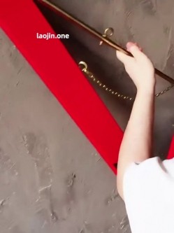 推特人气女神【教瑜伽的喵老师】在地标大裤衩前，五星级酒店窗前，高难度一字马，唯美且诱惑！ 截图14