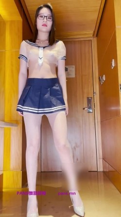 《最新顶流重磅》高人气PANS极品反差小姐姐【淘淘】高端定制~白丝黑丝多套情趣制服露点摇摆挑逗 截图4