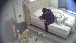 酒店偷拍连续3天入住的年轻情侣古灵精怪的双马尾可爱甜妹被男友不分日夜操了几次 截图6