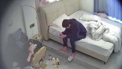 酒店偷拍连续3天入住的年轻情侣古灵精怪的双马尾可爱甜妹被男友不分日夜操了几次 截图12