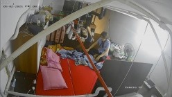 【极品稀缺 ️破解摄像头】极品服务员宿舍日常 ️小姐姐年轻美乳好坚挺 穿搭职业装制服很有气质 距离超近 高清1080P版 截图2