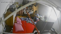 【极品稀缺 ️破解摄像头】极品服务员宿舍日常 ️小姐姐年轻美乳好坚挺 穿搭职业装制服很有气质 距离超近 高清1080P版 截图7