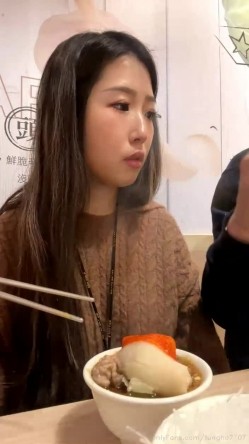 台湾泡良大神性爱救火队「xinyimark」OF日常约炮露脸私拍 众多良家学生模特网红拜倒在炮王牛仔裤下 截图6