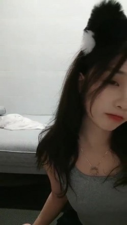 极品高颜冷艳御姐，反差小妈感女主播「金刚护撸娃」「小奶猫」激情淫语撩骚，和姐妹下海大秀，互舔互口假鸡巴互插 截图6