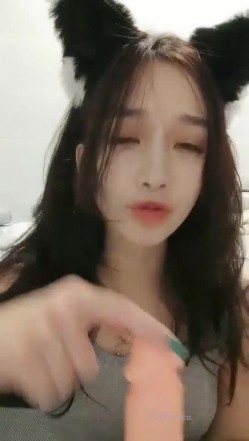 极品高颜冷艳御姐，反差小妈感女主播「金刚护撸娃」「小奶猫」激情淫语撩骚，和姐妹下海大秀，互舔互口假鸡巴互插 截图11