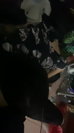 真实反差学生妹，才艺美少女【小童叹气 】纯天然坚挺大奶，一线天粉鲍，全裸弹吉他，道具自慰~炸裂 截图5