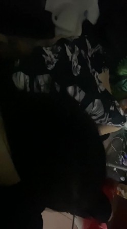 真实反差学生妹，才艺美少女【小童叹气 】纯天然坚挺大奶，一线天粉鲍，全裸弹吉他，道具自慰~炸裂 截图11