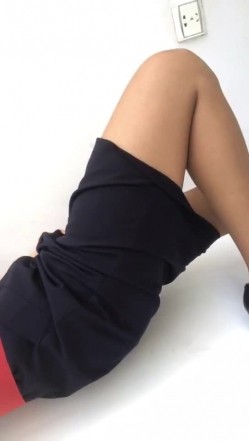 【真实空姐 ️稀缺航空】极品制服『空姐』反差婊私拍集 佳妮空姐多名女神接机啪啪 穿空姐制服做爱 截图10