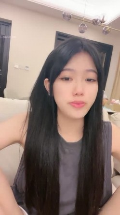 核弹！高人气裸舞女神~20小时~【阿楚】全新姿势~撸点极高~ 女神终于尺度大开~！揉穴自慰，长腿美臀，绝~！！ 截图5