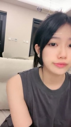 核弹！高人气裸舞女神~20小时~【阿楚】全新姿势~撸点极高~ 女神终于尺度大开~！揉穴自慰，长腿美臀，绝~！！ 截图6