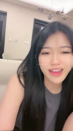 核弹！高人气裸舞女神~20小时~【阿楚】全新姿势~撸点极高~ 女神终于尺度大开~！揉穴自慰，长腿美臀，绝~！！ 截图7