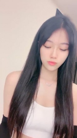 核弹！高人气裸舞女神~20小时~【阿楚】全新姿势~撸点极高~ 女神终于尺度大开~！揉穴自慰，长腿美臀，绝~！！ 截图10