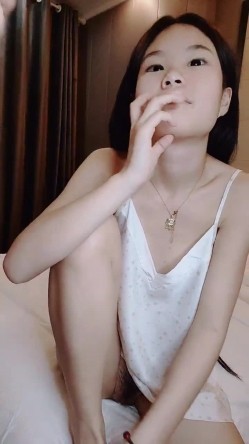 【小姨子下水】假期大学生要赚钱，苗条粉嘟嘟，这逼必须给满分，露脸，呻吟销魂，必看 截图15