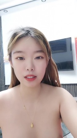 超级可爱内裤，高挑妹子，客厅热舞，鸡鸡小的可怜，口硬再说 女上位打桩起来 截图1