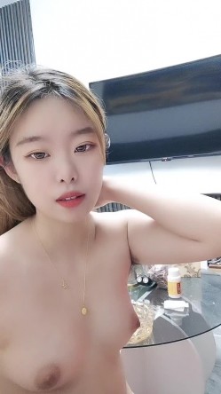 超级可爱内裤，高挑妹子，客厅热舞，鸡鸡小的可怜，口硬再说 女上位打桩起来 截图4