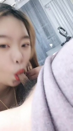 超级可爱内裤，高挑妹子，客厅热舞，鸡鸡小的可怜，口硬再说 女上位打桩起来 截图6