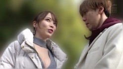 HMN-567 ちんちんおっきしたらホテル行きだよ 大好きな彼女が休みの日なのに、セフレ志願の女の子に誘われて、密着囁き野外デートで勃起したら即ラブホゲームに負けて何度も何度も中出ししてしまった 七瀬アリス 截图1