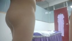 光头大叔洗脚城探店花500块要的全套服务 来了一个熟女大姐看看值不值 截图6