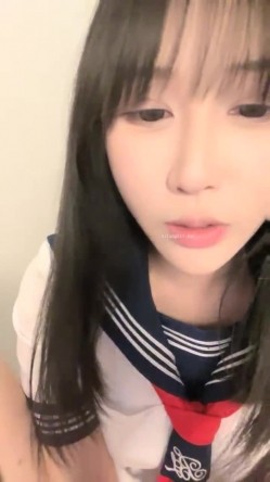 抖音网红女神，【京鱼儿】，19岁KJ少女，童颜巨乳，颜值高身材好，被土豪舍弃后回归主页，越来越懂男人了 截图2