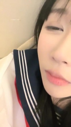 抖音网红女神，【京鱼儿】，19岁KJ少女，童颜巨乳，颜值高身材好，被土豪舍弃后回归主页，越来越懂男人了 截图4