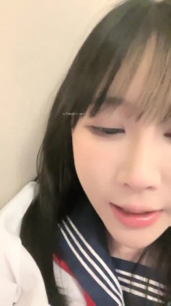抖音网红女神，【京鱼儿】，19岁KJ少女，童颜巨乳，颜值高身材好，被土豪舍弃后回归主页，越来越懂男人了 截图15