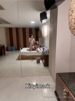 台湾泡良大神性爱救火队「Xinyimark 」OF日常约炮露脸私拍 众多良家学生模特网红拜倒在炮王牛仔裤下 截图2