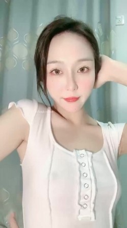 又一气质女神下海 亲我一ko 肤白貌美细腰翘臀 掰B特写，中指扣穴：‘啊啊啊，哥哥进来进来’，3V大秀！ 截图11