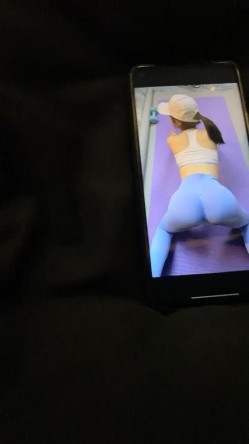 【模特摄影师】，女神节特供，真正空姐私拍，在线售卖，餐厅露出，无套性爱，土豪专属玩物 截图9