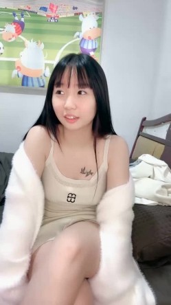 聆听校园19岁学妹呻吟 ️【校园一朵花】带猛男回家开操~最喜欢边搞边亲边摸~好痒啊 ️这样感觉才够爽爽！ 截图1