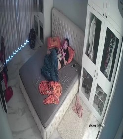 《居家摄像头破解》极品身材的大长腿少妇和相好的各种姿势啪啪啪 截图2