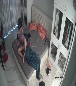 《居家摄像头破解》极品身材的大长腿少妇和相好的各种姿势啪啪啪 截图14