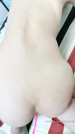 极品骚浪美少女【颜射颜射女神】小美女和闺蜜炮友偷情啪啪 无套抽插大屌速插浪穴直怼子宫 口爆吞精 截图2