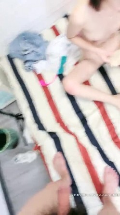 极品骚浪美少女【颜射颜射女神】小美女和闺蜜炮友偷情啪啪 无套抽插大屌速插浪穴直怼子宫 口爆吞精 截图7