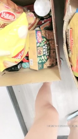 极品骚浪美少女【颜射颜射女神】小美女和闺蜜炮友偷情啪啪 无套抽插大屌速插浪穴直怼子宫 口爆吞精 截图10