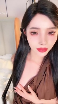 现实版妲己【白熙】福利视频 魔鬼身材油亮丝袜绝美白虎销魂口舌自慰爆插狂喷 截图10