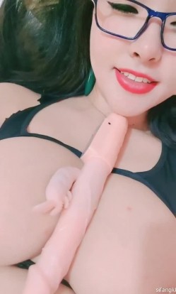 ️精品推荐 ️爆乳翘臀半糖主播『国产卡戴珊 』骑乘假体倒模与闺蜜JB相互插逼舔奶叠罗汉自慰 截图10