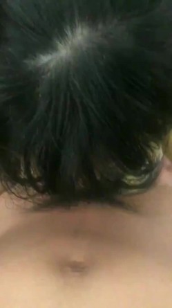在阿姨家附近约她开房，她怕老公知道，做爱的的时候死活不让拍，不要拍，被发现我就惨了，小骚逼阿姨 对话有趣！ 截图5