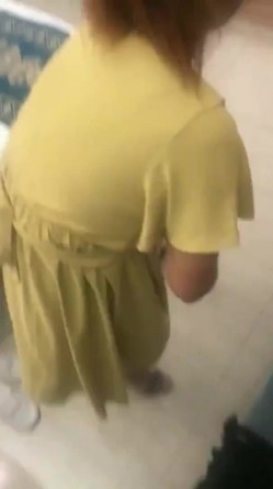 在阿姨家附近约她开房，她怕老公知道，做爱的的时候死活不让拍，不要拍，被发现我就惨了，小骚逼阿姨 对话有趣！ 截图13