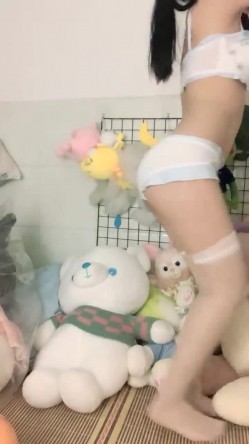 在校女大学生，【波波涩涩】，这个岁数看起来好小，含苞待放的小花骨朵，青涩，少女的逼无需多言，美爆了 截图5